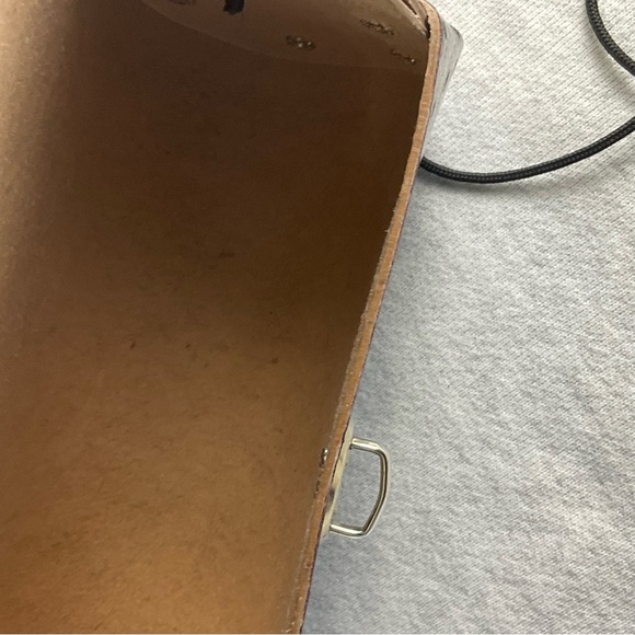 UNIQUE NO BRANDED WOMEN’S CYLINDER CROSSBODY BAG LITTLE PURSE COLOR: BURGUNDY - Picture 9 of 16